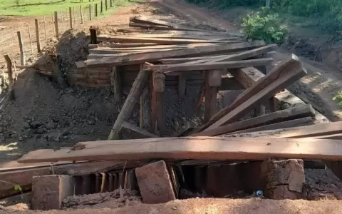 Tras reclamos, MOPC est� reparando el puente ca�do en Yby Ya'u