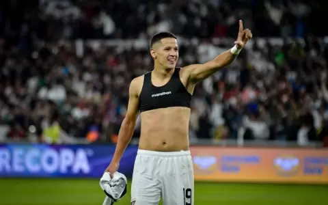 Alex Arce: de vender hamacas a anotar un gol en la Recopa