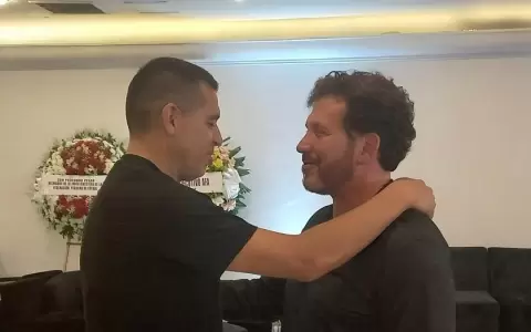 Juan Rom�n Riquelme acudi� al �ltimo adi�s de don Osvaldo