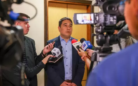 Bancada Democr�tica ser� con la disidencia colorada, asegura senador de la oposici�n