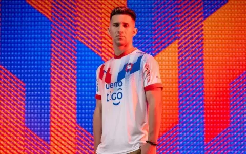 Cerro Porte�o presenta su nueva camiseta alternativa