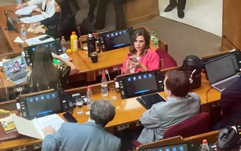 Insistir�n con la p�rdida de investidura de Kattya Gonz�lez: Senado convoca a nueva sesi�n extra