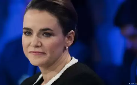 La presidenta h�ngara renuncia tras controvertido indulto