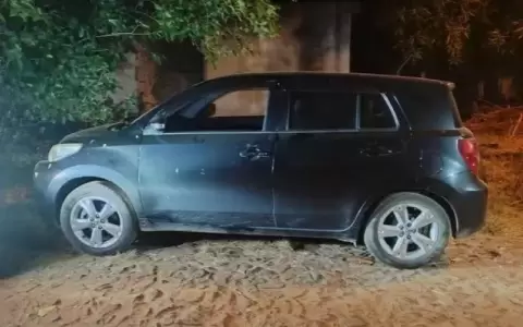 Hallan veh�culo con rastros de sangre en zona donde delincuentes abandonaron a compa�ero