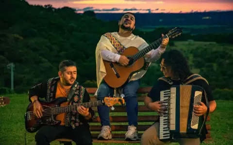 Tierra Adentro lanza su nuevo videoclip, "Mensajero del amor"