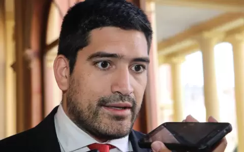 Diputado lamenta el "incorrecto e irresponsable" uso de una mayor�a coyuntural