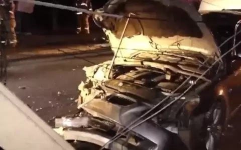 Choque deja sin electricidad a vecindario en Fernando de la Mora