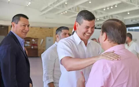 Impuesto inmobiliario: Pe�a promete reforma constitucional a intendentes