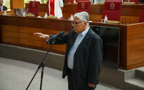Que la expulsi�n de Kattya sea temporal, dice senador suplente