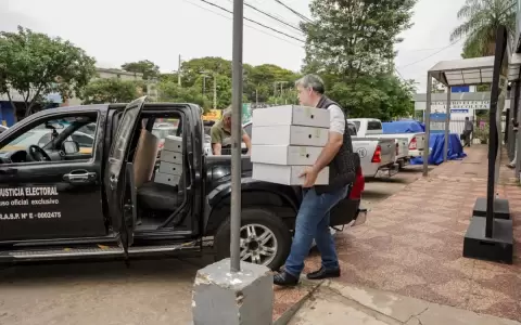 Caja Bancaria: partieron m�viles con maletines electorales para los comicios de ma�ana