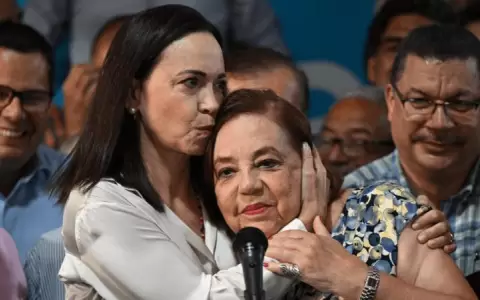 Machado cede a Corina Yoris la candidatura de la oposici�n para presidenciales de Venezuela