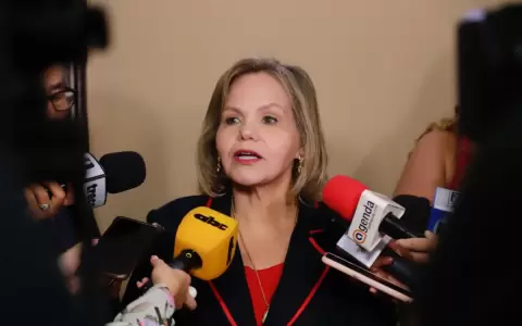 Desafuero: Comisi�n del Senado convoc� para el 2 de abril a los abogados de Abdo Ben�tez
