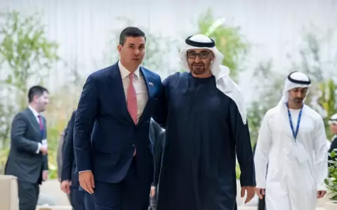 Pe�a dialog� con presidente de los Emiratos �rabes Unidos sobre oportunidades de inversi�n