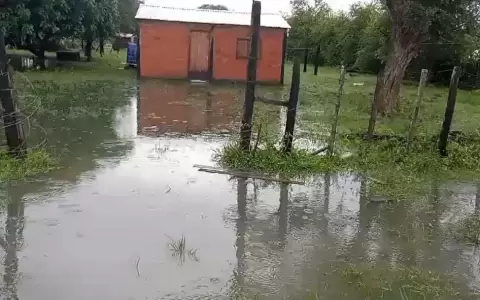 Inundaciones en Bah�a Negra.