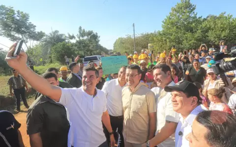La "prioridad" del presidente Pe�a es inaugurar alumbrado p�blico