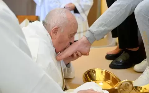 El papa Francisco presidir� Vigilia del S�bado Santo, no particip� del V�a Crucis para cuidar su salud