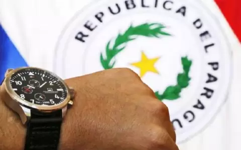 Paraguay ajust� los relojes