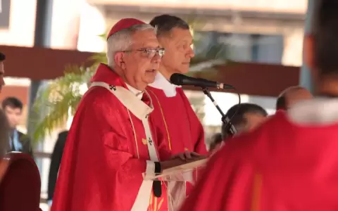 Cardenal pide a la sociedad mirar a los pobres