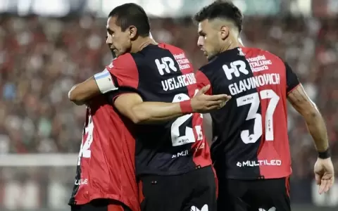Doblete de Adam Bareiro y gol de Gustavo Vel�zquez en cruce guaran�