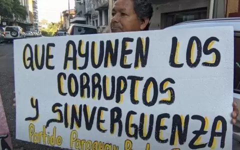 Paraguay Pyahura se manifiesta frente al MEC para repudiar las expresiones del ministro