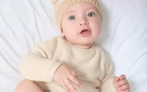 Nadia Ferreira muestra el rostro de su primog�nito, a 9 meses de haber nacido