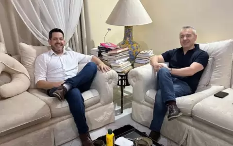 Centuri�n se muestra con Latorre tras fricci�n por presidencia de Diputados