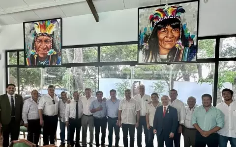 Luego de una reuni�n, senador afirma que Mario Abdo "est� muy tranquilo" tras su imputaci�n