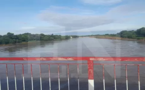 R�o Pilcomayo ingresa con buen caudal por la embocadura paraguaya