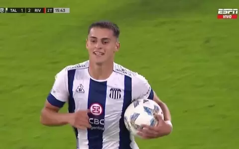 Ram�n Sosa anota ante River Plate