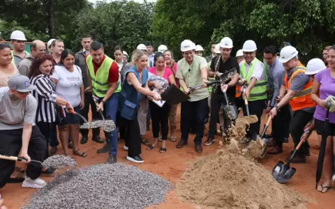 Gobierno inicia oficialmente construcci�n de viviendas en Chacarita Alta