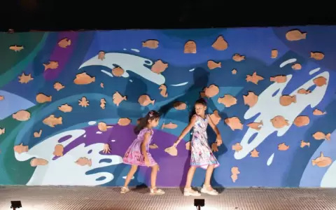 Pilar: 150 ni�os se apropian del espacio p�blico con un gran mural