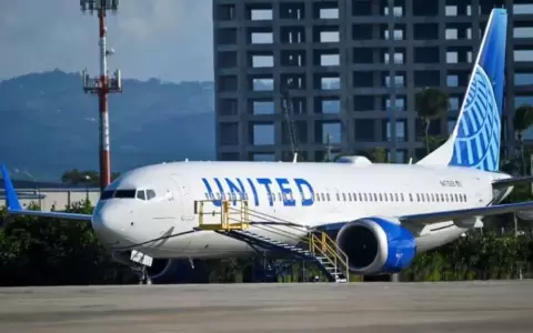 Un vuelo comercial aterriz� de emergencia en Nueva York y se registraron al menos siete heridos