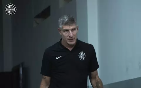 Mart�n Palermo no quiere �abusar tanto de los pelotazos�