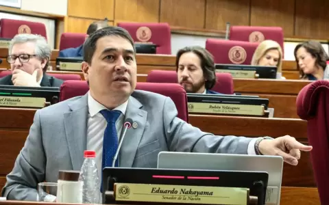 Fiscal general califica a senador Nakayama de irresponsable y carente de juicio ante acusaciones
