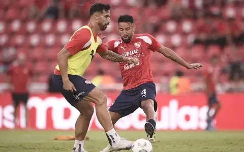 Gabriel �valos fall� un penal y extendi� su mala racha