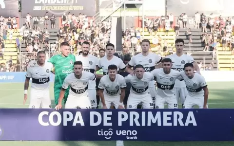 Hostil mensaje de la barra de Olimpia para los jugadores