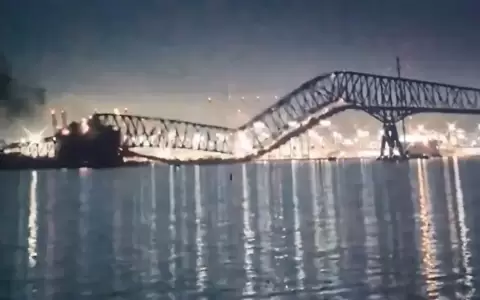 Un barco choca contra el mayor puente de Baltimore y lo derrumba mientras lo cruzaban veh�culos