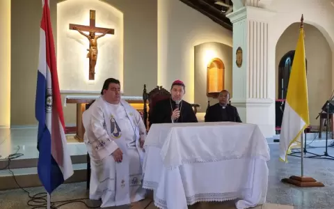 "Qu� lindo ver a j�venes comprometidos", nuncio felicit� a universitarios movilizados