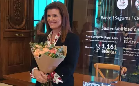 Vamos Por M�s Producciones y ueno bank presentaron el libro �Del amor propio al amor al otro�