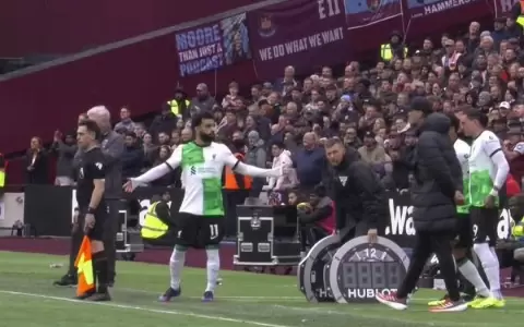 El tenso cruce entre Mohamed Salah y J�rgen Klopp