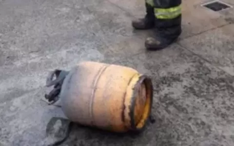 Una vivienda ardi� en llamas tras la explosi�n de una garrafa