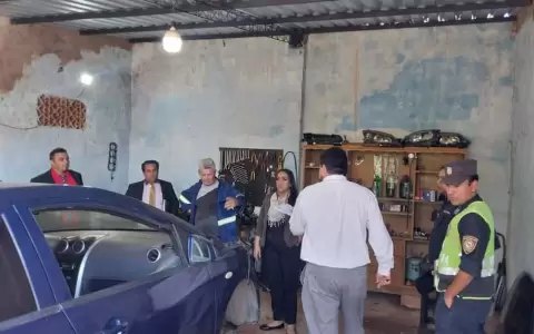 Allanan taller mec�nico se�alado por presuntamente robar autopartes de sus clientes