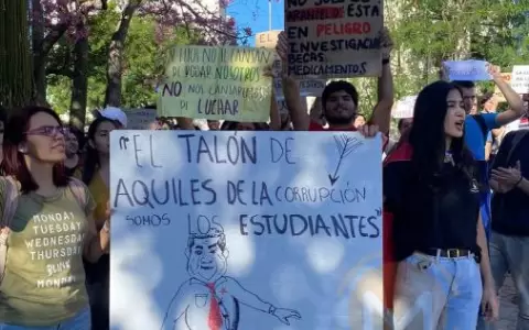 Sin Pe�a, miembros del gobierno se re�nen con estudiantes