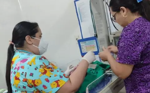 Beb� abandonada goza de buena salud y no se descarta que la progenitora fuera v�ctima de abuso