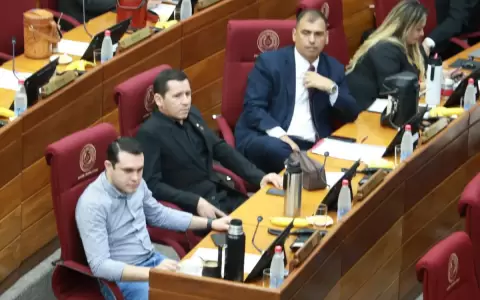 Senadores eval�an devolver fueros a legisladores cuestionados en una pr�xima sesi�n extra