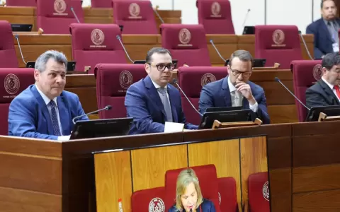 Abogados de Abdo Ben�tez se presentaron ante la Comisi�n del Senado