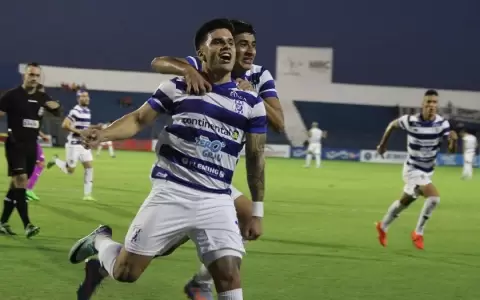 �Sportivo 2 de Mayo tumba el invicto del campe�n Libertad!