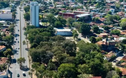 Diputados podr�a aprobar ley para expropiar "bosque urbano" a favor de comuna capitalina y convertirlo en parque