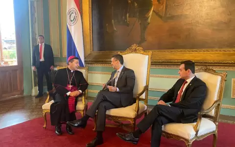 Nuevo nuncio apost�lico y embajadores presentaron cartas credenciales al presidente Pe�a
