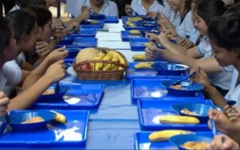 Sancionan pol�mico proyecto Hambre Cero en medio de cr�ticas y protestas estudiantiles